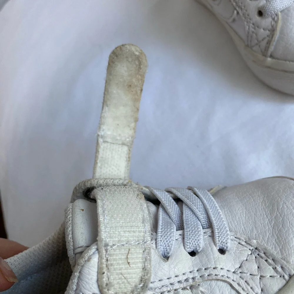 THE CHILDREN’S PLACE Unisex -Child and Toddler Uniform Low Top Sneakers Size 5